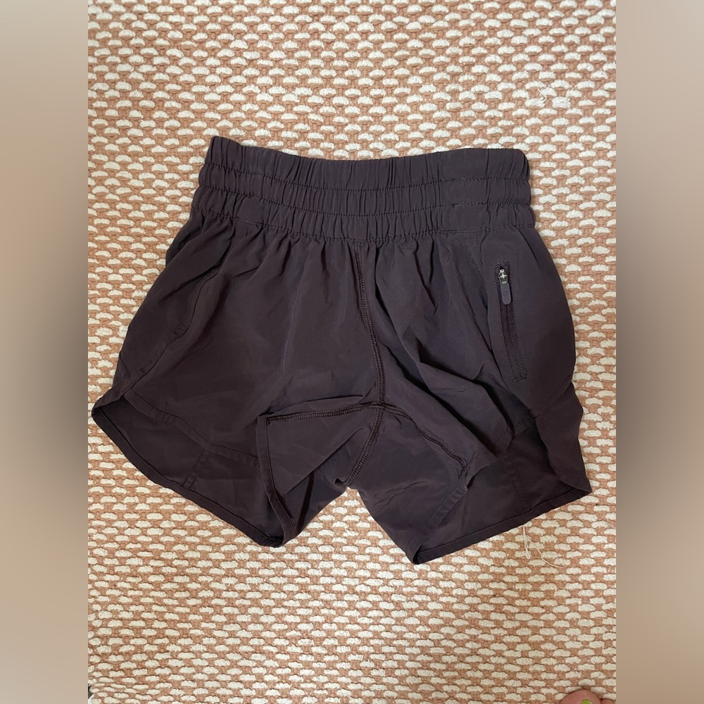 Lululemon hotty hot 2.5 shorts